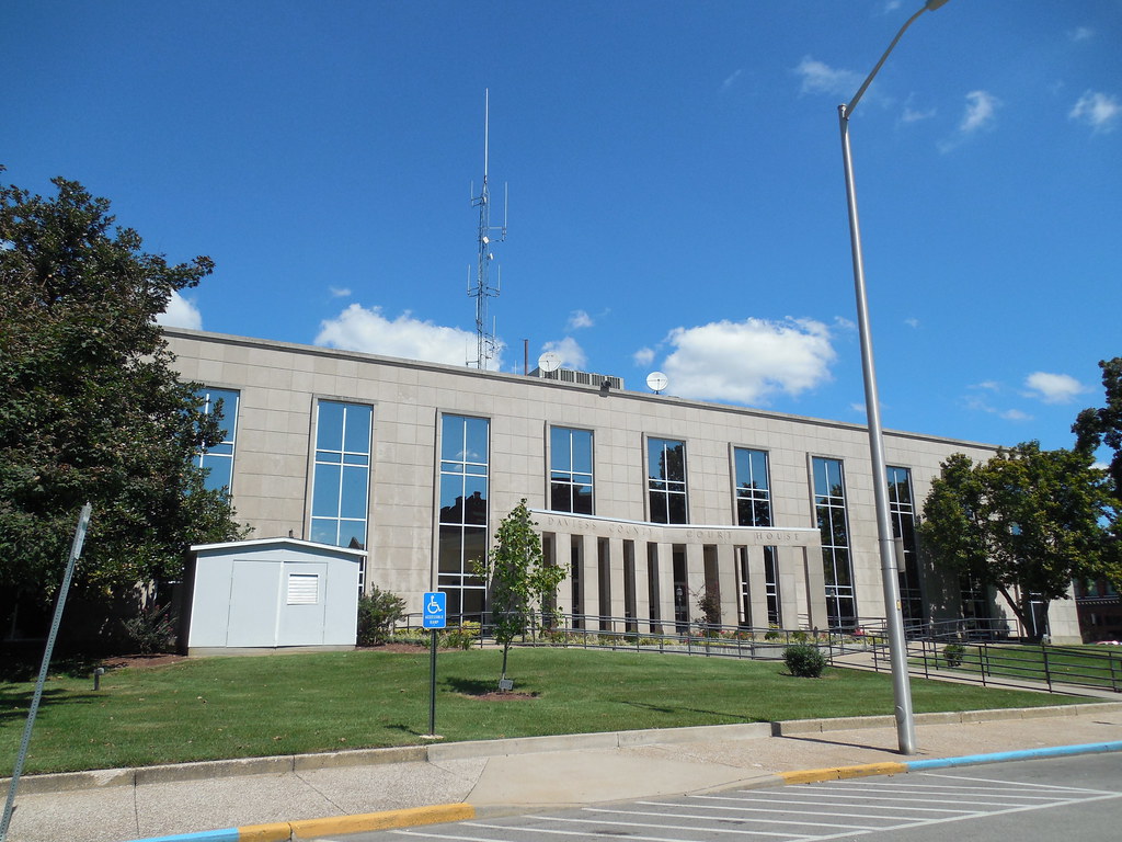 Kentucky Travels: Daviess County Court House, Owensboro