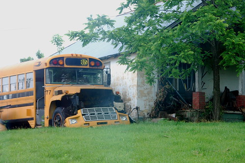 schoolbus bus decrepit brokedown caldwellcounty kentucky junk junked abandoned bluegrassstate rural decaying farmhouse