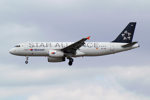 Star Alliance (Spanair) Airbus A320-232 EC-IPI