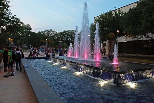 Rudder Fountain evening