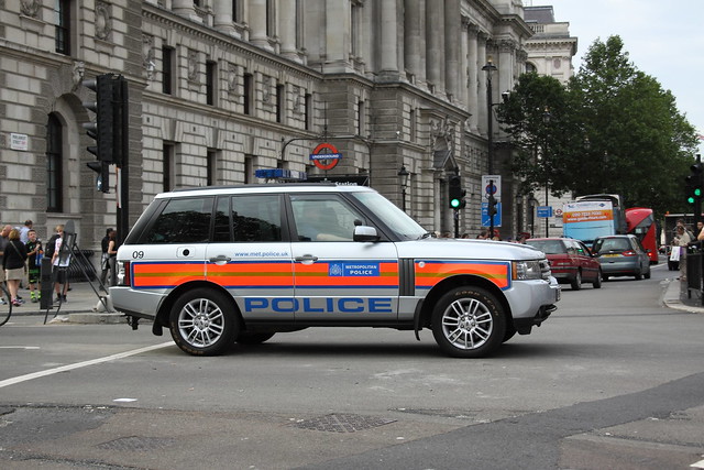 WN59KWJ / 09 Range Rover of the Met Police Special Escort Group