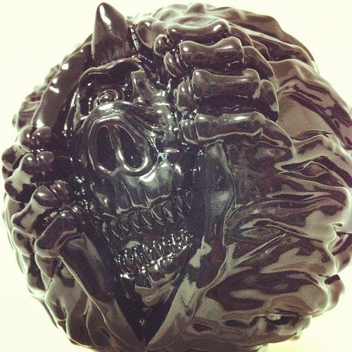 #sofubi #kaiju #mishka #blackbooktoy #toy #lamoursupreme | by T.C.home