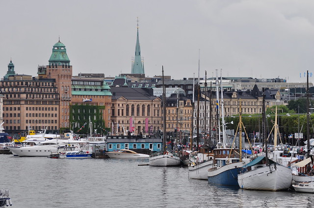 L'hôtel Radisson Blu et Nybrokajen sur Blasieholmen et le port de Nybro, Stockholm, Suède.