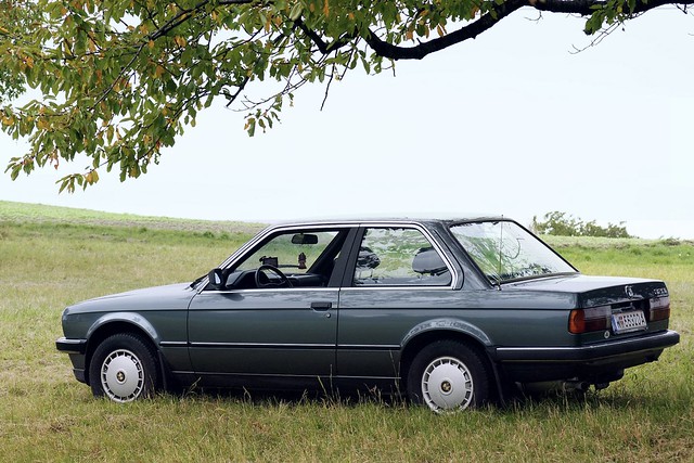 BMW 320i Coupe, 6-Zyl-OHC 1990ccm 125 PS '85 [E30]