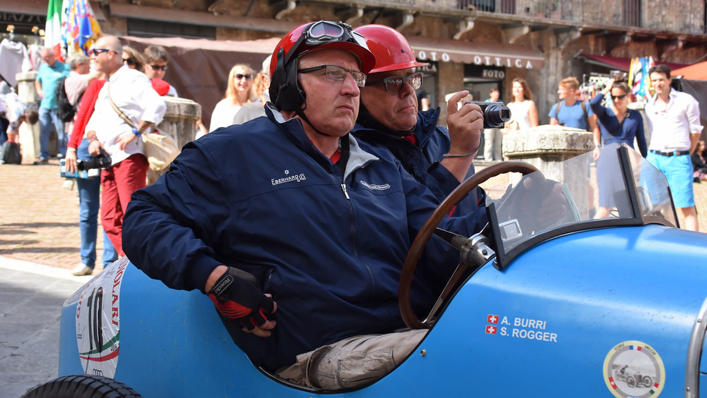 Passaggio da Piazza del campo delle Auto Storiche del Gran Premio Nuvolari 2016
