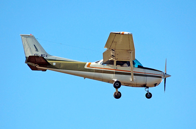 VH-MDX Cessna 172M Skyhawk Sunland Aviation