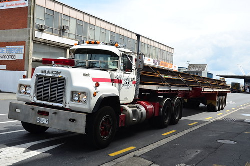 Mack, Double R Transport | Seen here at Tinley and Quay St i… | Flickr