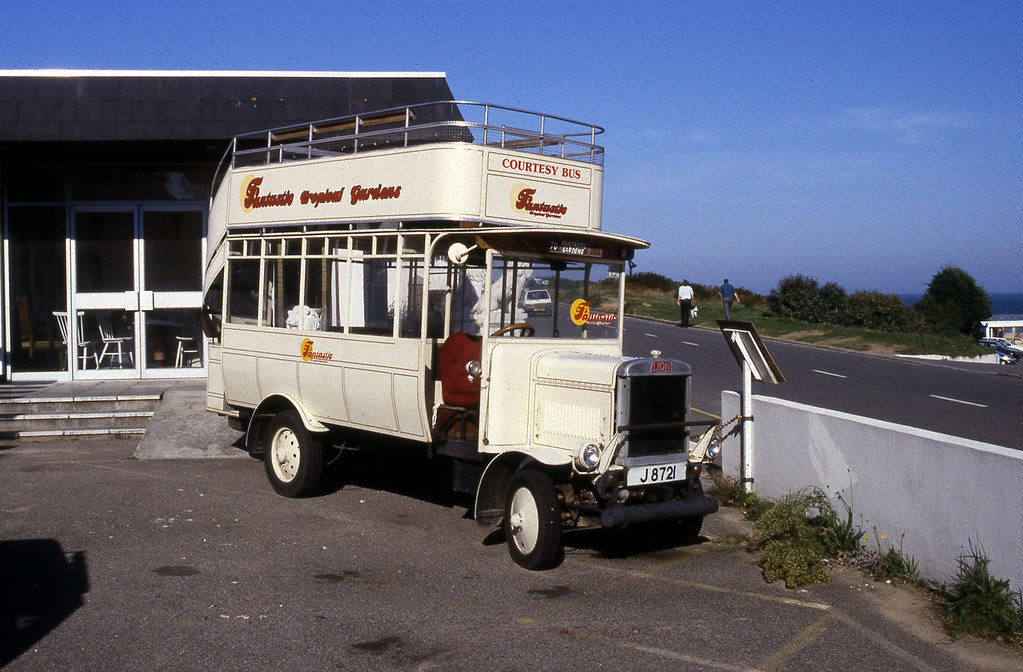 Ci Replica Bus At Fantastic Tropical Gardens St Mary Jers Flickr