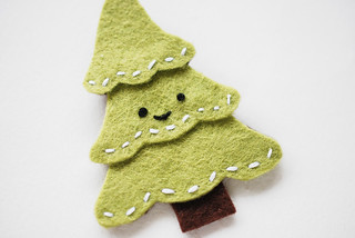 O Christmas Tree Felt Pin | by wildolive