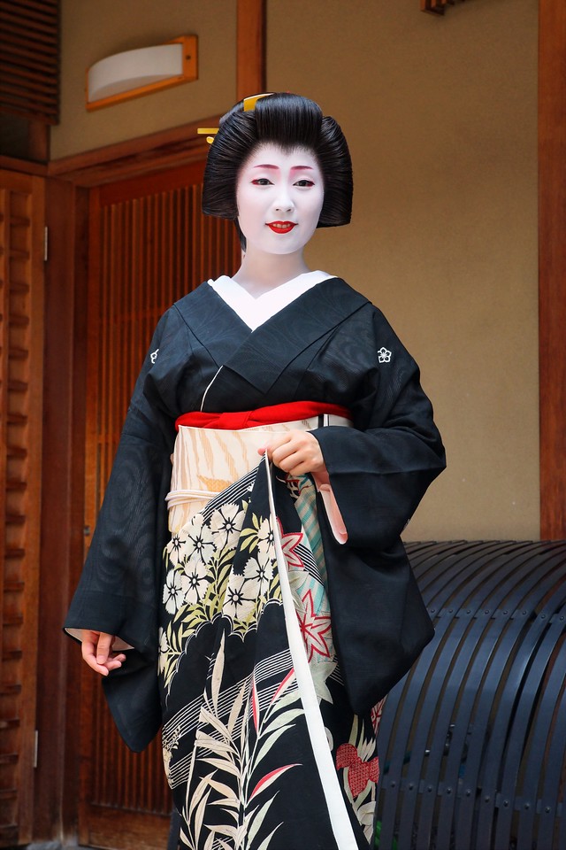 新品 舞妓 芸者 京都 祇園 日本 和装 着物 美人 クールジャパン 黒 ロンT