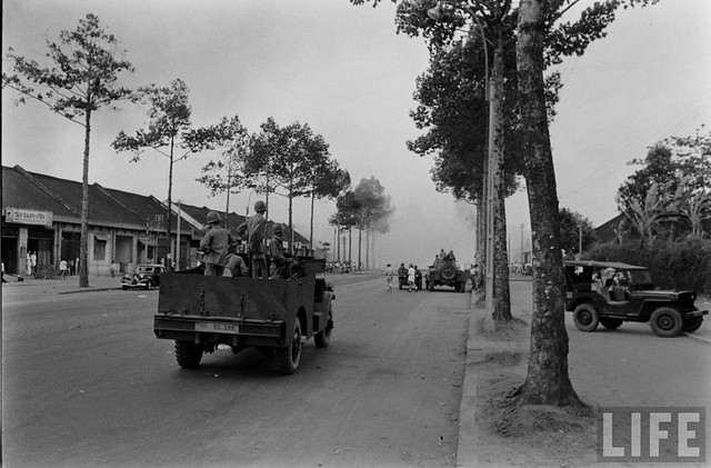 SAIGON 1955 - Attacking the Binh Xuyen Rebels
