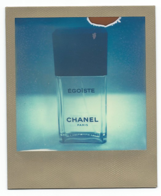 PX680 Gold Frame of Chanel Bottle