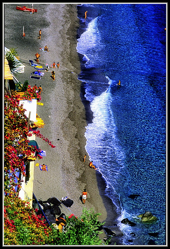 leica italy film beach amalficoast fuji velvia spiaggia m7 maiori hirschfeld flickraward snapdecisions