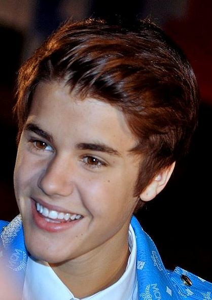 2 Justin Bieber amazing Canadian Pop Star