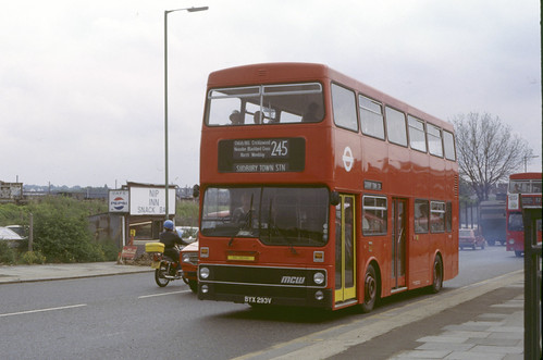 M 293 Cricklewood Garage 7-7-80 | by dsj672
