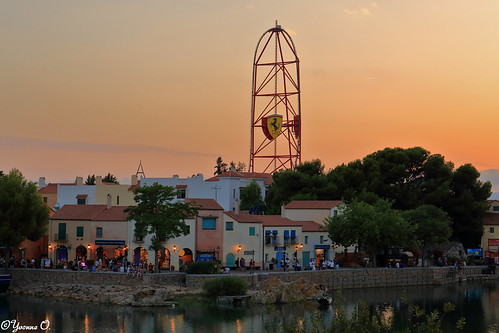 portaventura ferrariland salou freizeitpark themepark rollercoaster achterbahn landschaft landscape sonnenuntergang sunset sky orange