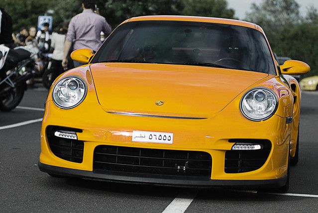 Orange Porsche 997 GT2