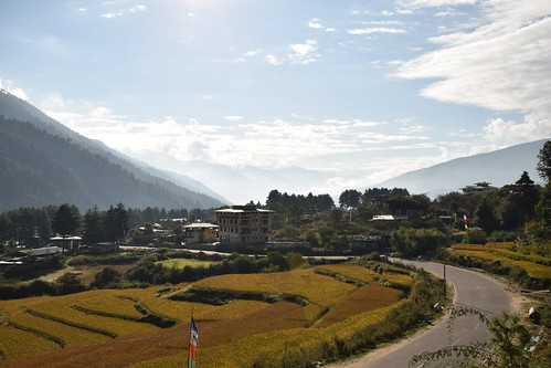 bhutan asia 2016 autumn october nikon d5300 paro paddy rice view valley sky clouds hills