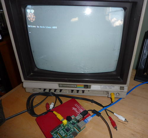 Raspberry Pi booting Arch Linux with a Commodore 1701 monitor | by NYbill