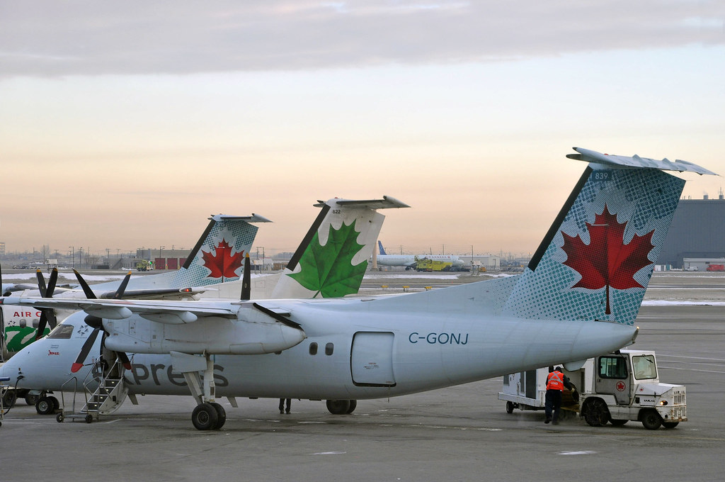 Air Canada Express Dash-8-100 C-GONJ