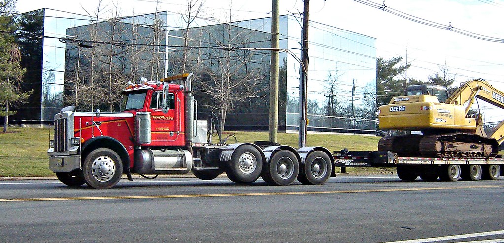 Peterbilt Heavy Hauler | Tom Buske Construction out of Pompt… | Flickr