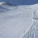Širokánská, ale přitom náležitě černá sjezdová trať Hochsaukaser patří k lyžařským lahůdkám kitzbühelského rezortu se 170 km vzájemně propojených sjezdových tratí., foto: ing. Vít Moudrý