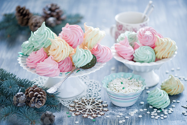 Meringues: winter sweets