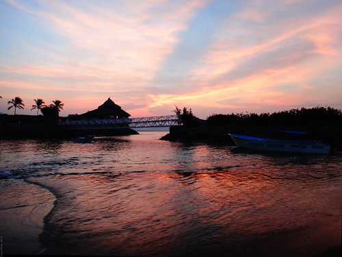 Amanecer en Playa Salahua - Manzanillo COL México 2012 6728 by Lucy Nieto,