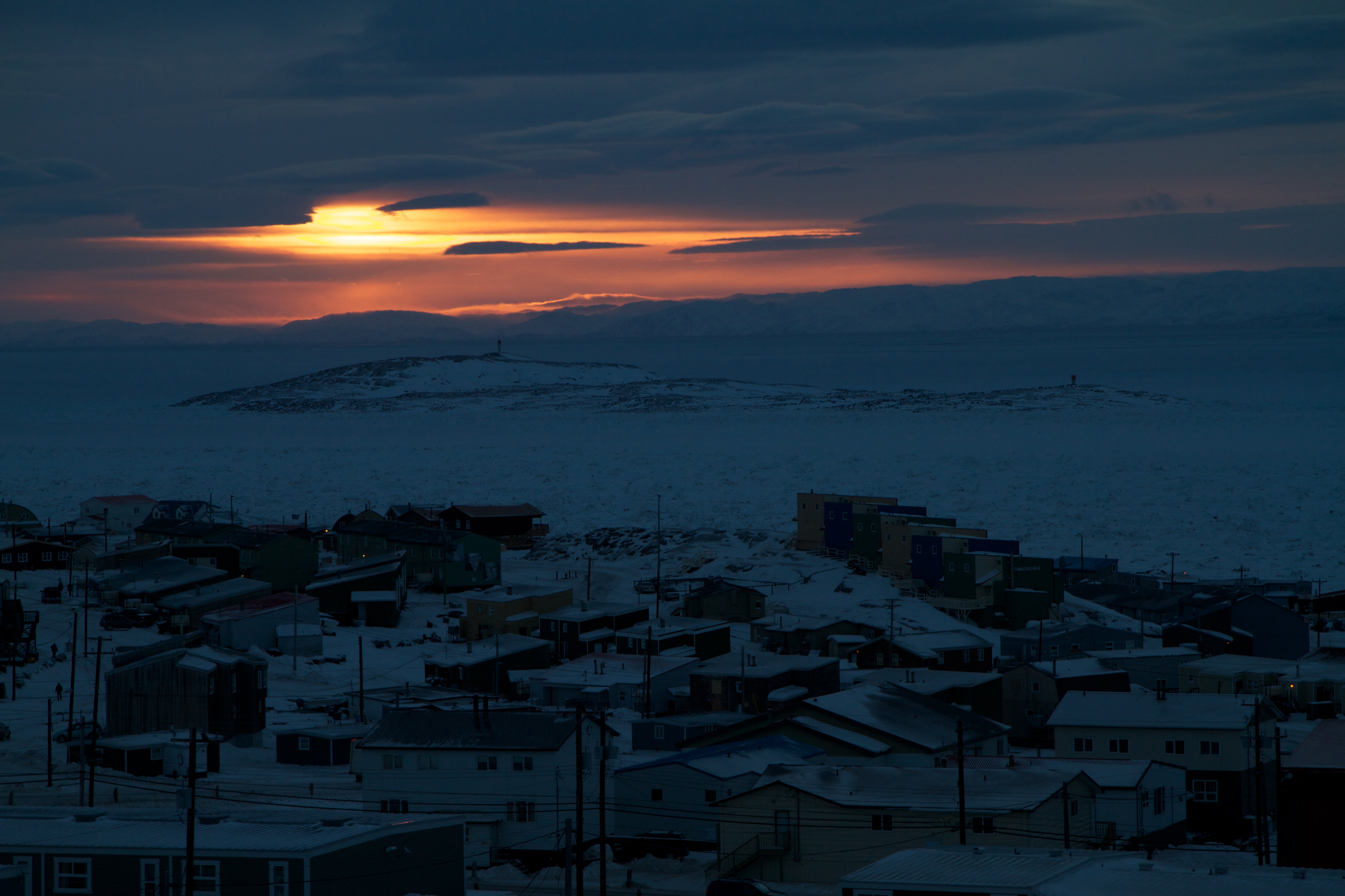 Mivvik Street, Iqaluit, NU X0A 0H0 カナダイカルイト空港日の出日の入り時間