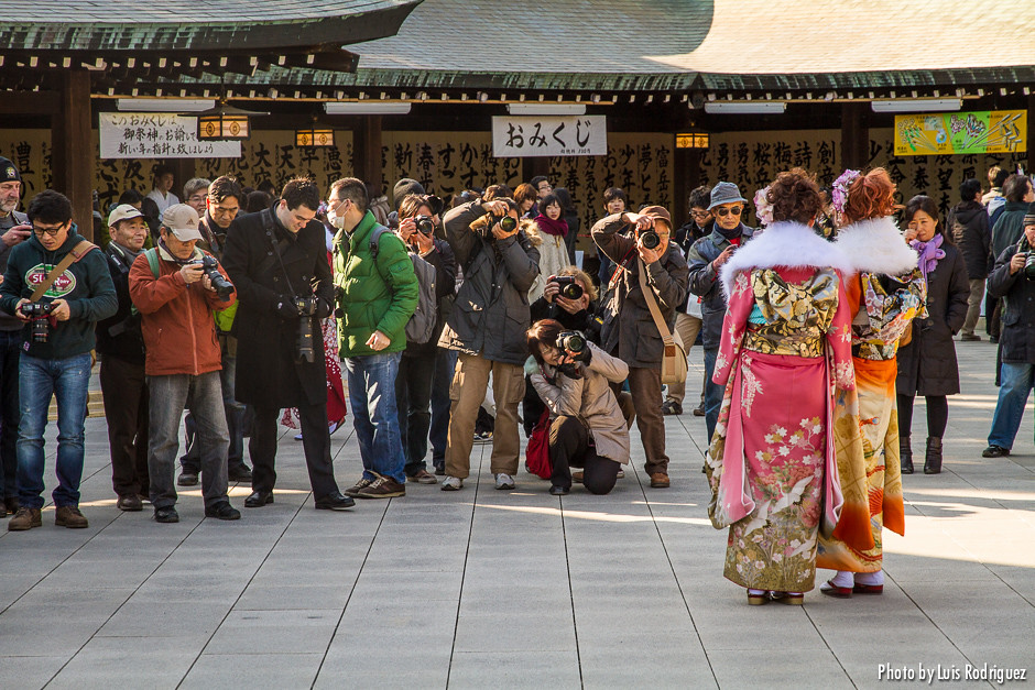 Jóvenes en kimono en el santuario Meiji el día del Seijin no hi.