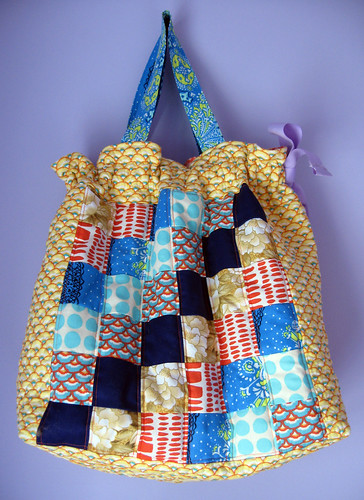 Quilted Bag - Scrappy Trip Around The World | Market day bag… | Flickr