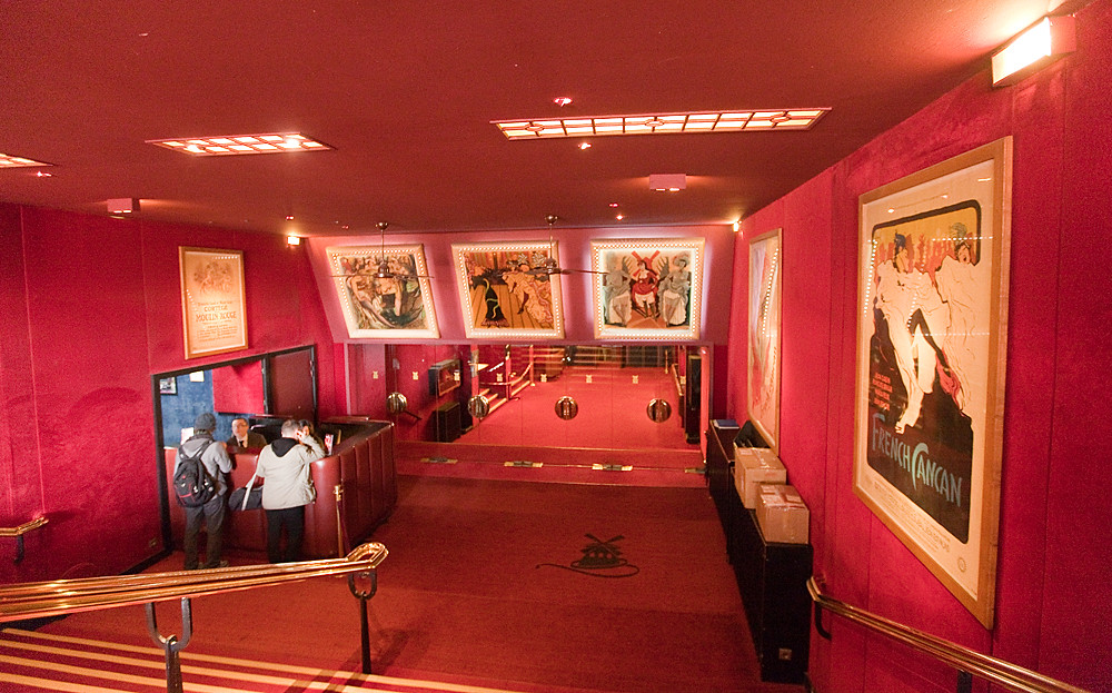 Paris Moulin Rouge Interior Thomas Desmet Flickr