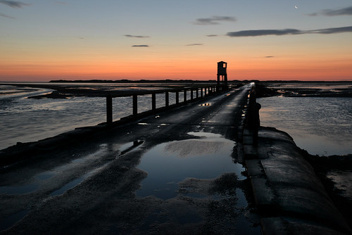 northumberland lindisfarne holyisland causeway tide sea sunrise dawn