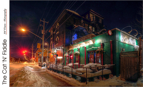 snow bar night pub nikon hamilton gimp hdr luminance catnfiddle nikkor1224mm d5000 qtpfsgui