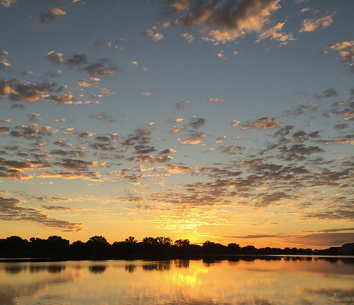 daybreak morning water sunrise minnesota lake nature dawn reflections sky outdoors landscape september clouds lakewinona