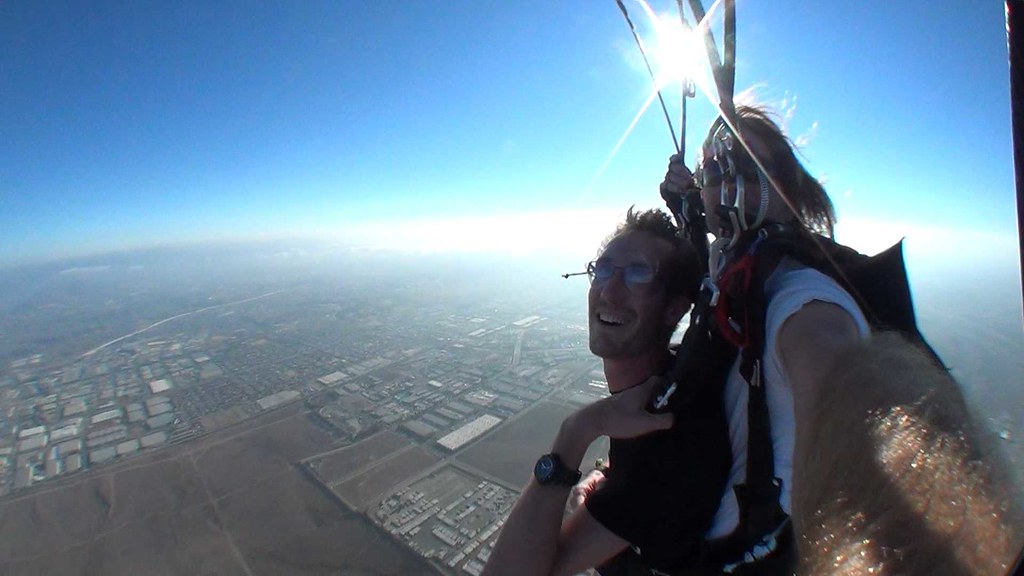 Skydiving in San Diego