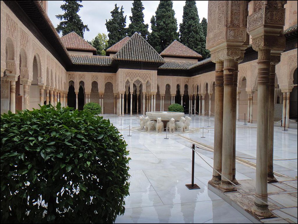 El Patio de los Leones (La Alhambra) | La imagen nos muestra… | Flickr