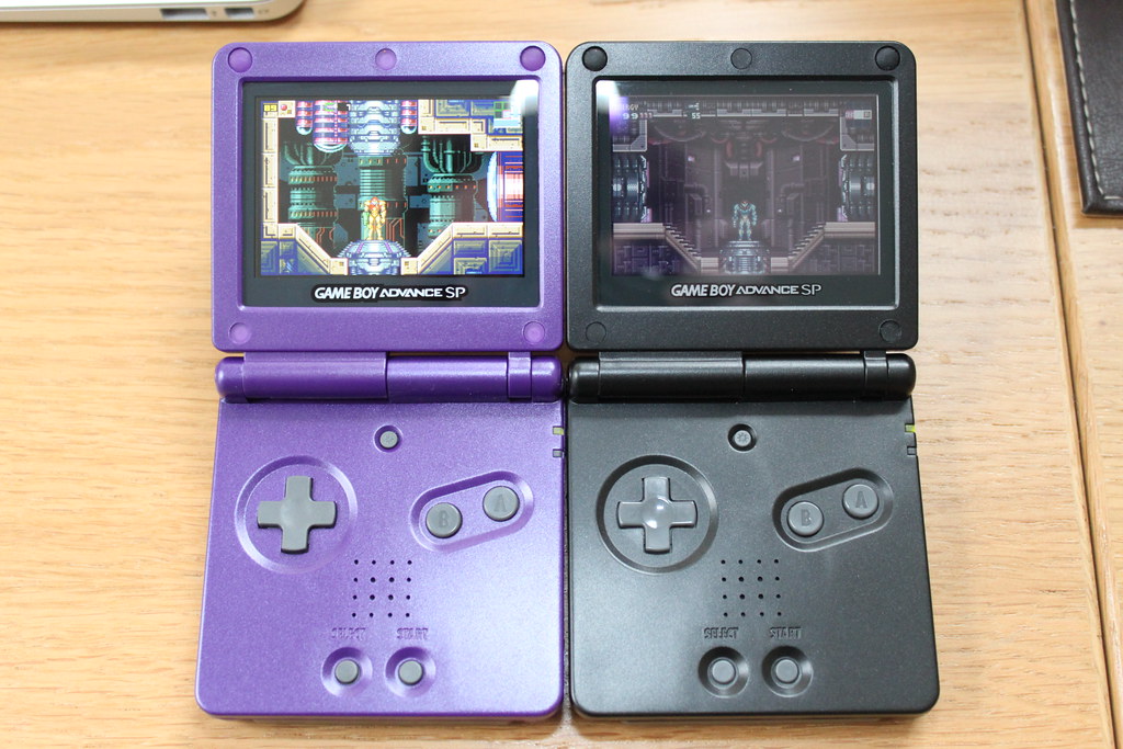 Game Boy Advance SP backlit vs front-lit
