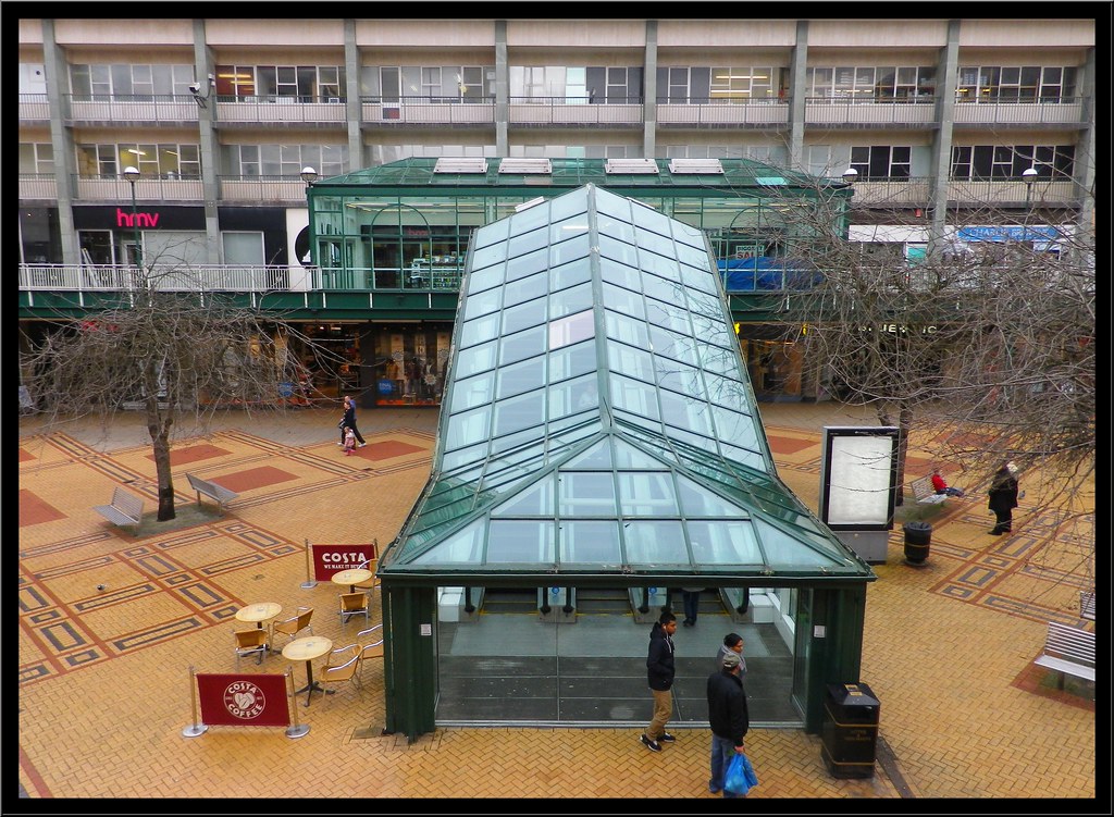 The Glass Escalator Coventry Precinct. | nexapt101 | Flickr