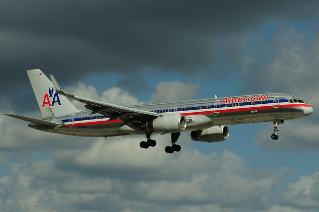 N662AA (American Airlines)