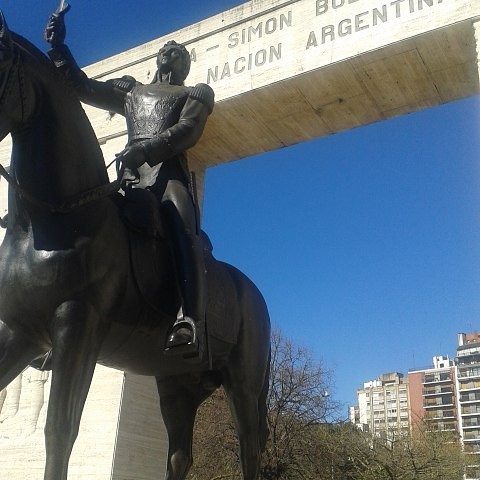 Estatua ecuestre de Simón Bolívar - Parque Rivadavia | Simon Bolivar statue #BuenosAires #argentina #sculpture #parquerivadavia #winter #city #walk