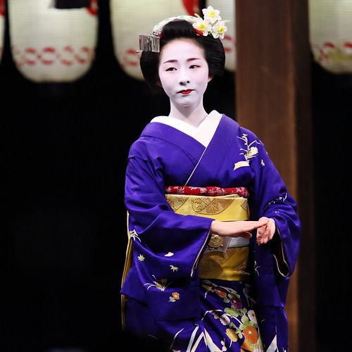 Maiko Performance | KYOTO HANATOURO 2013 ---LANTERN FESTIVAL… | Flickr
