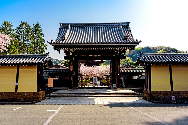 Tower gate of Kenchoji Temple, Kamakura : 北鎌倉・建長寺楼門