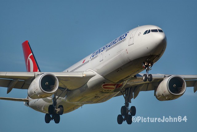 A330: TK1951 Turkish Airlines Airbus 330-300 (TC-LOG) from Istanbul Atatürk arriving at Schiphol Amsterdam