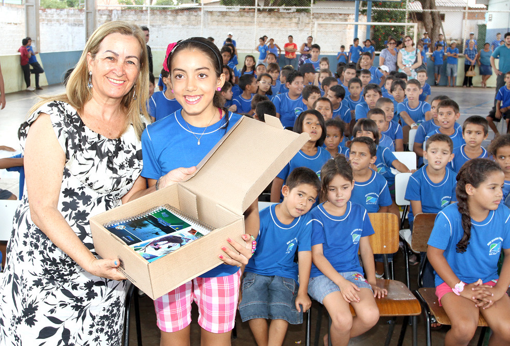 Entrega de Kits e Uniformes na EE José Mamede 01/04/13 | Flickr
