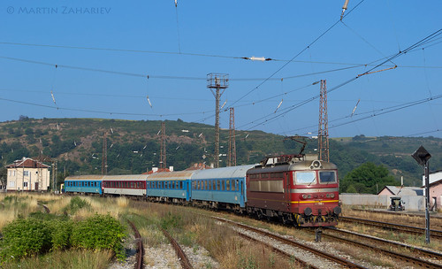 44198 5610 bdz train skoda 68e batanovtsi locomotive bulgaria kulata sofia