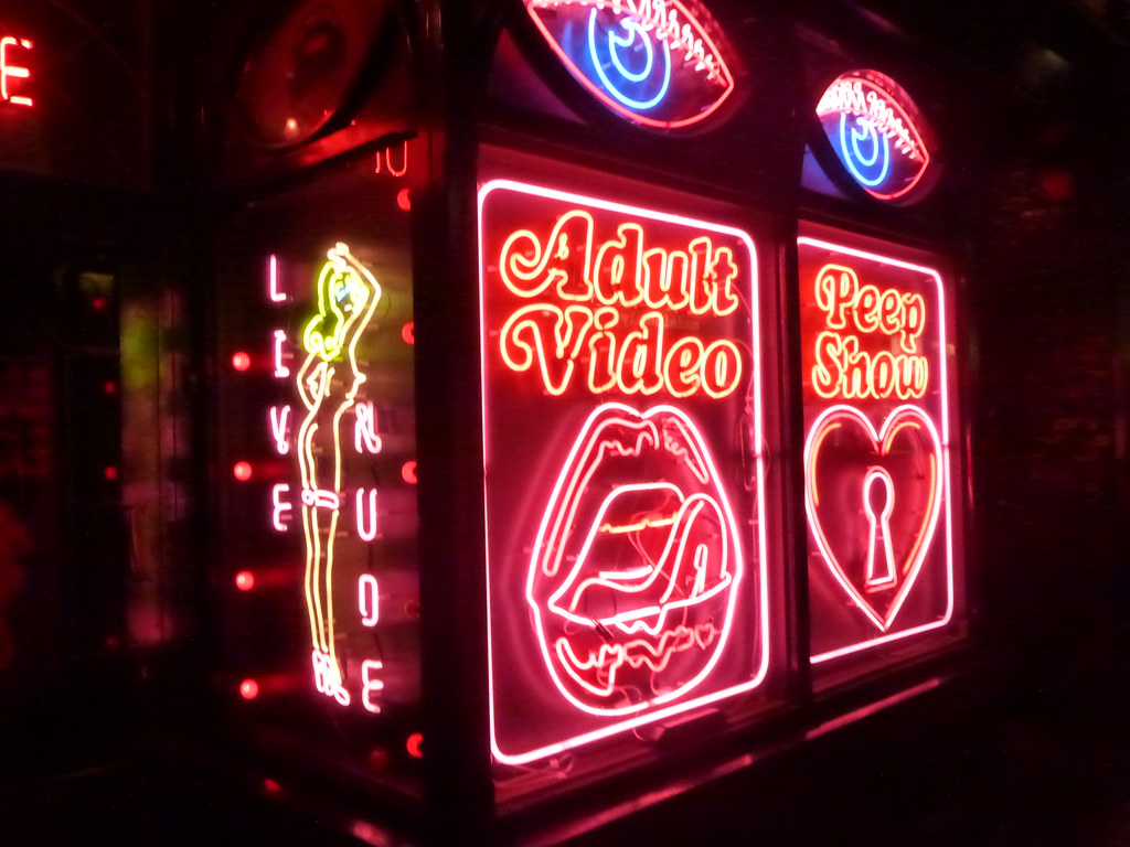 Live Nude - A sex shop on Old Compton Street in Soho. Soho i… - Flickr