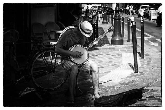 Banjo Player in Paris