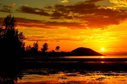 sunset beach sunrise serenity borneo kota kinabalu lok kawi beautifulplace putatan sabahsunset slta77v sabahresort