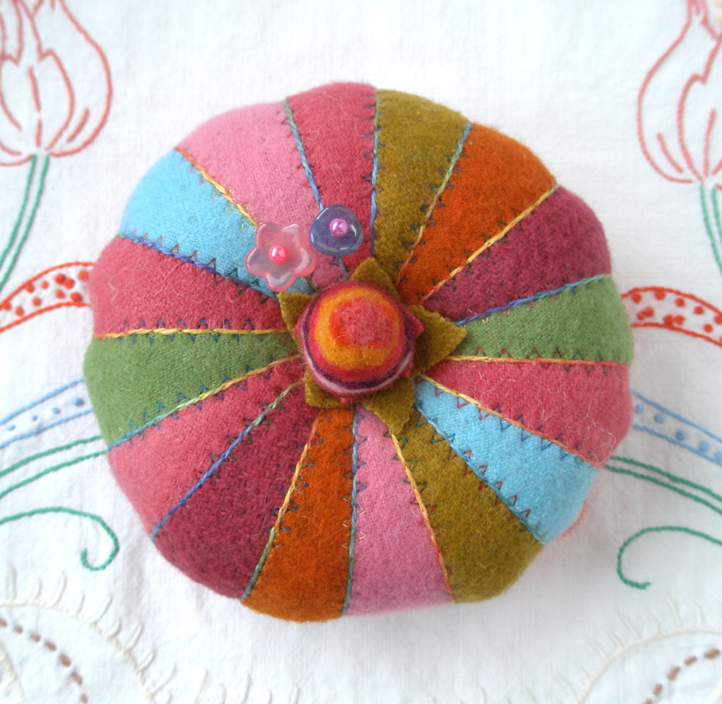 Round Wool Patchwork Pincushion | Hand dyed wool patchwork r… | Flickr